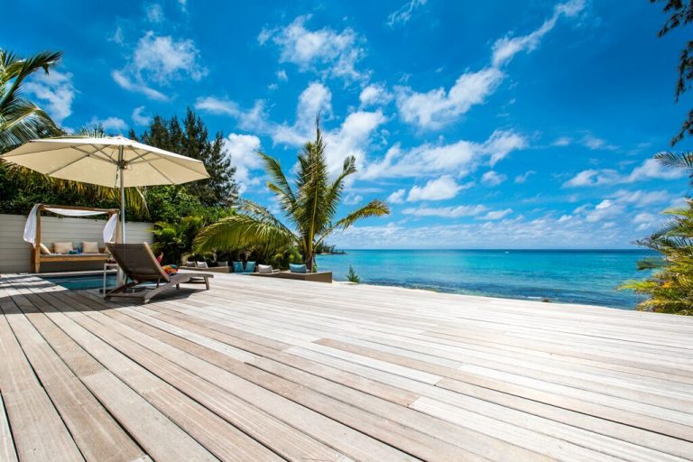 Villa-Azure-deck