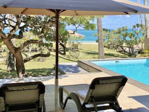 private pool sun beds