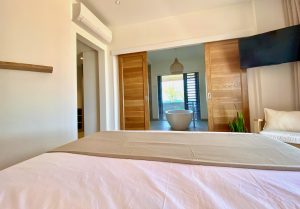 Pointe Azur master bedroom en-suite