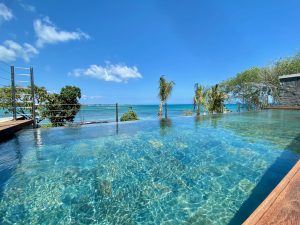 Pointe Azur common pool area