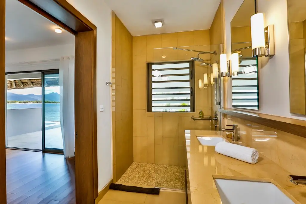 Le Couchant Black River - 4 of 26