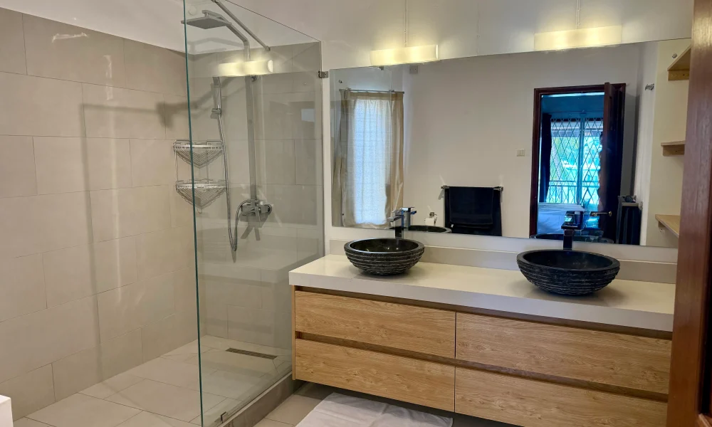 Bathroom master Merville 2