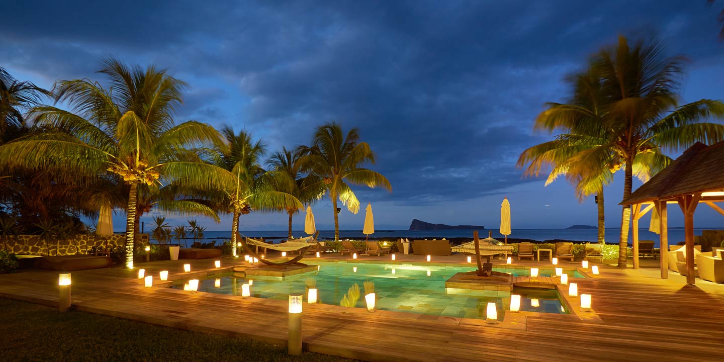 Gallery-Cape-Pointe-Pool-night