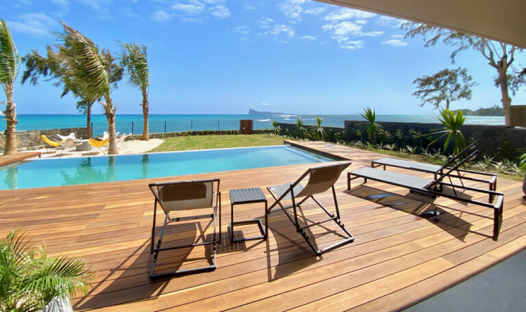 Pointe Azur private pool deck