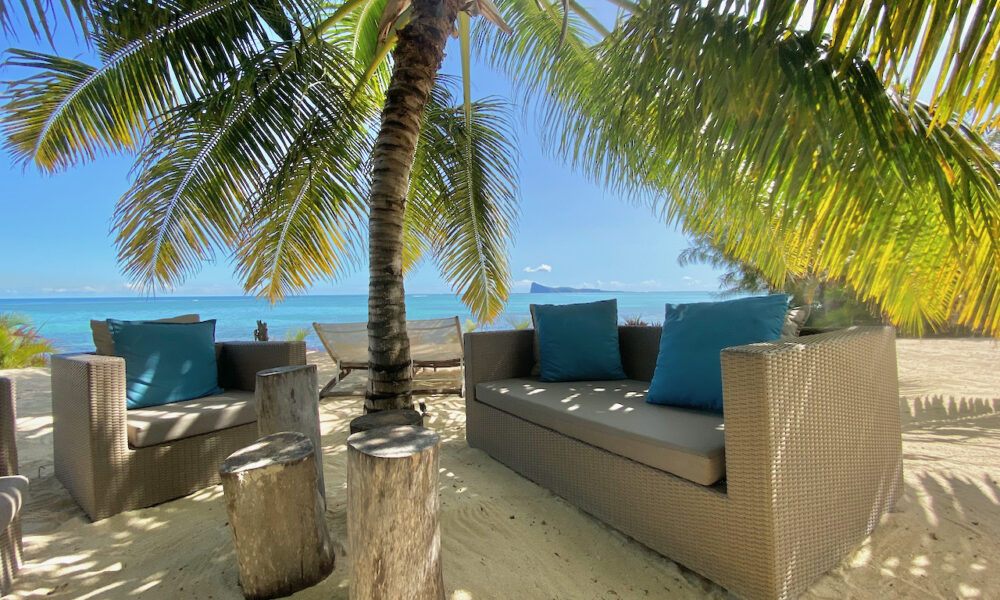 Villa Azura beach lounge