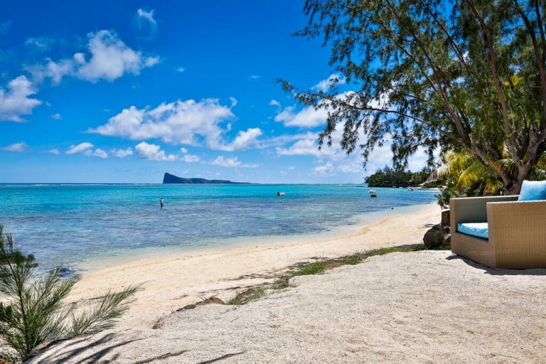 Villa-Azure-beach