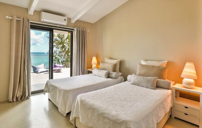 Villa-Azure-bedroom-2