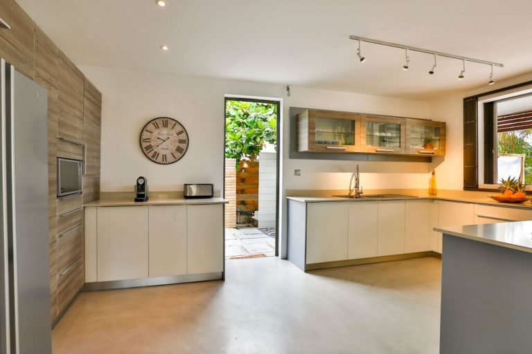 Villa-Azure-kitchen-2