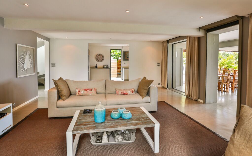 Villa-Azure-living-room