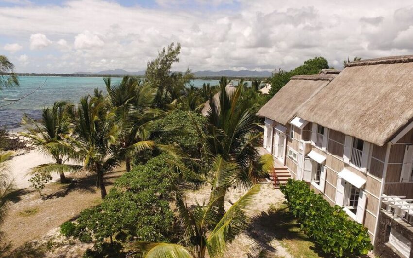 Villa-Virginia-outside-sea