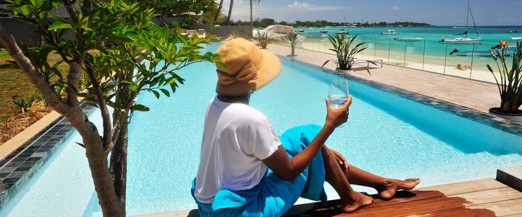 Vista-Apartment-pool