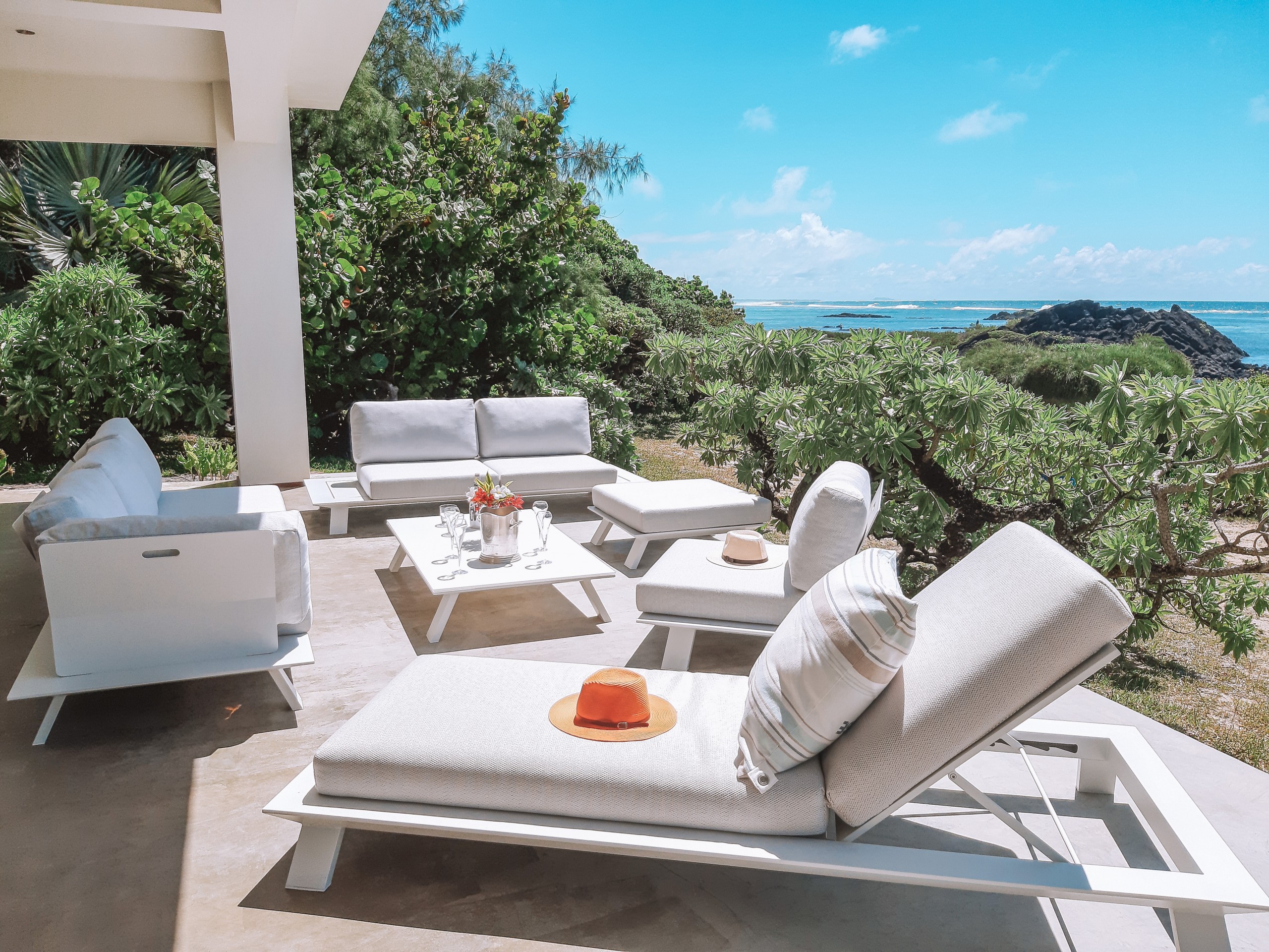 Villa Brisas beachfront outdoor seating area